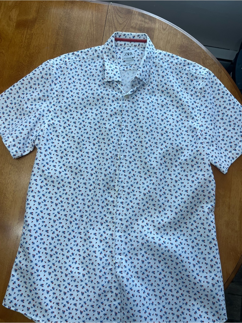Zara Men’s White Short-Sleeve Shirt with Blue & Red Micro Floral Print